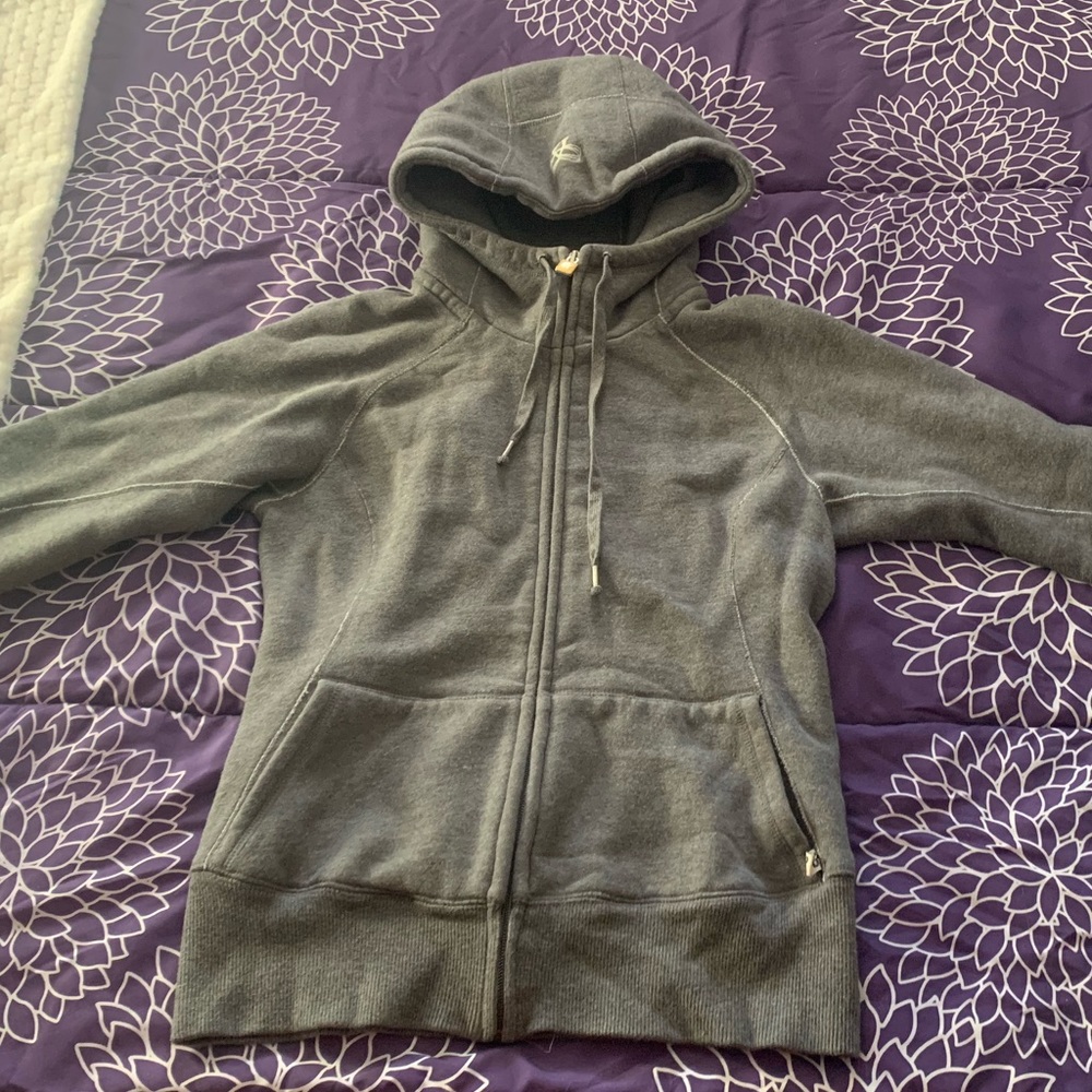 Aritzia TNA zip up hoodie